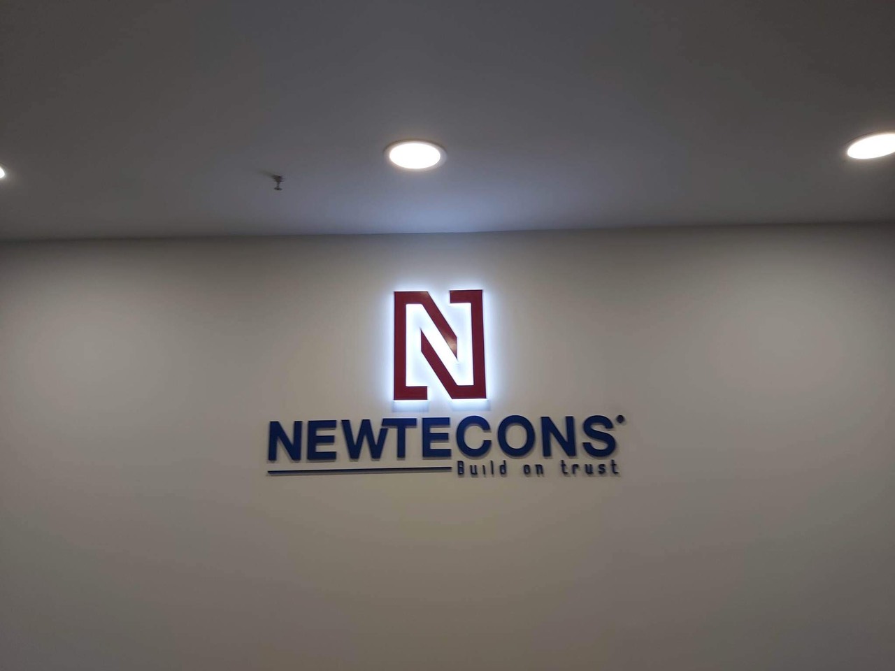 Tập đoàn xây dựng Newtecons